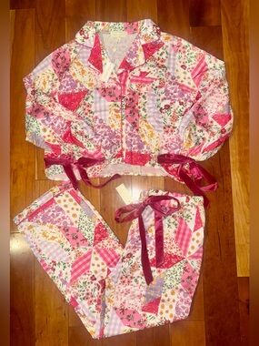 NWT Simply Southern Pink Quilt Patchwork Floral Pajama Set with Velvet Ties